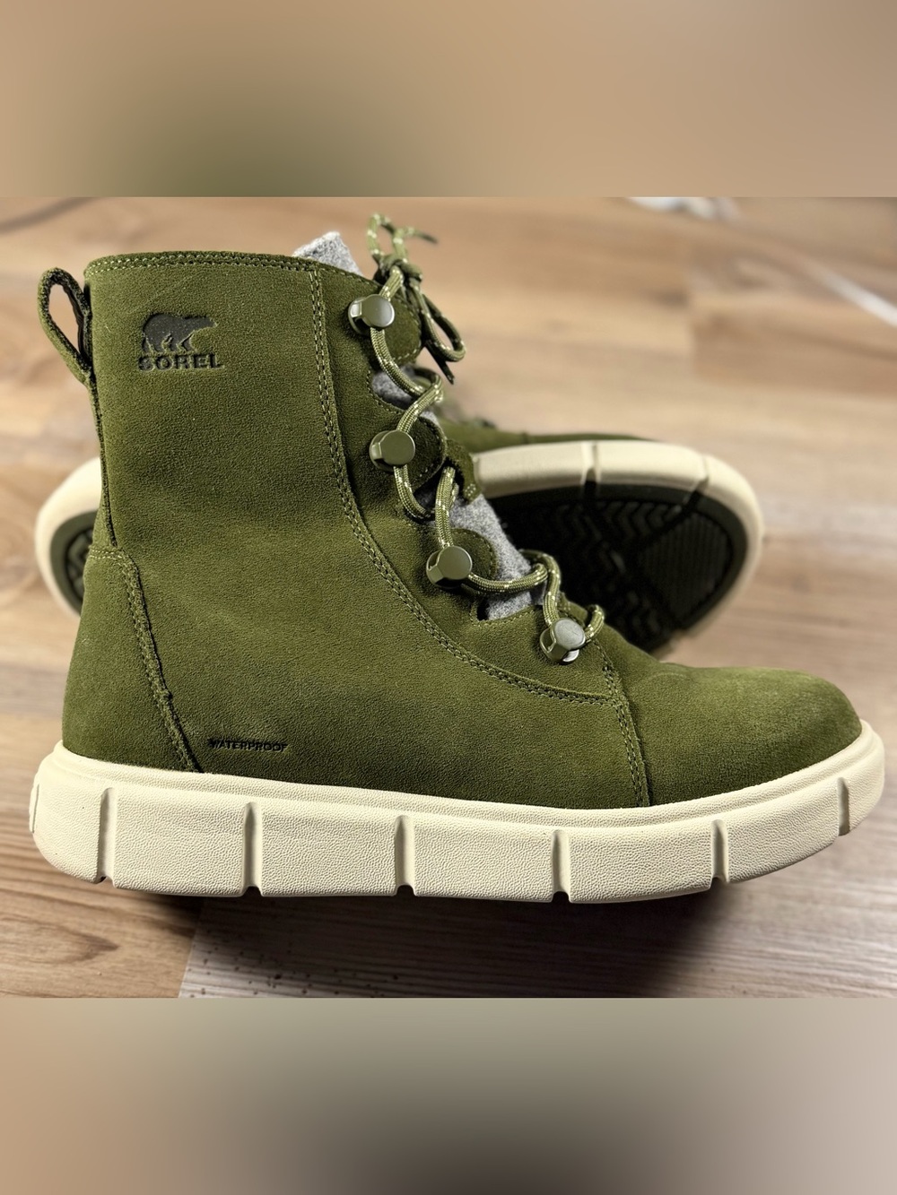 Womens Sorel Explorer III Joan Waterproof Boots in the Utility Green Sz 10